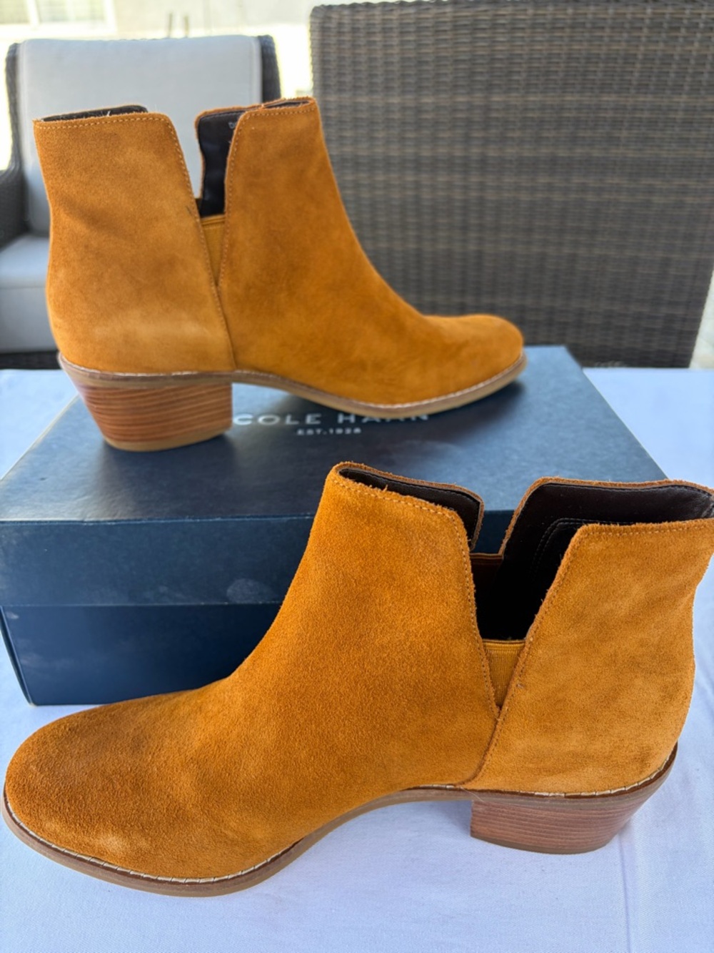 Cole Haan Abbot Bootie Suede, Size 8